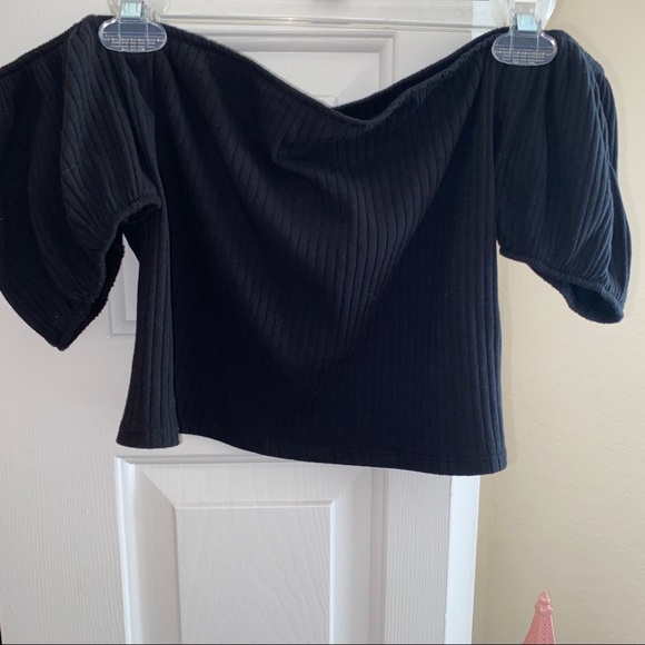 Ribbed Off-the-Shoulder Crop Top - Picture 1 of 3